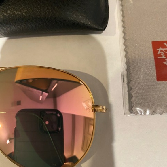 Ray-Ban Aviators - Picture 5 of 7